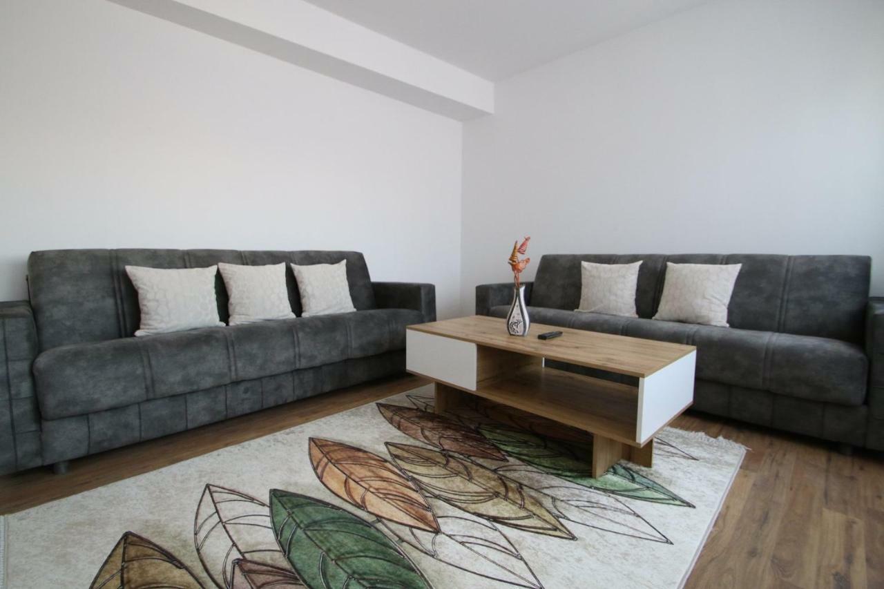 Spacious Apartment Next To The Bus Station And Walking Distance To The Old Town And Shopping Malls Prizren Exterior photo